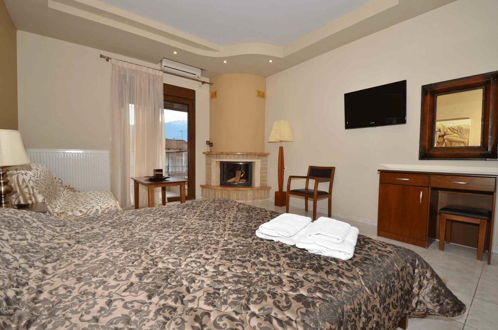Hotel Philippion Káto Loutrákion Esterno foto