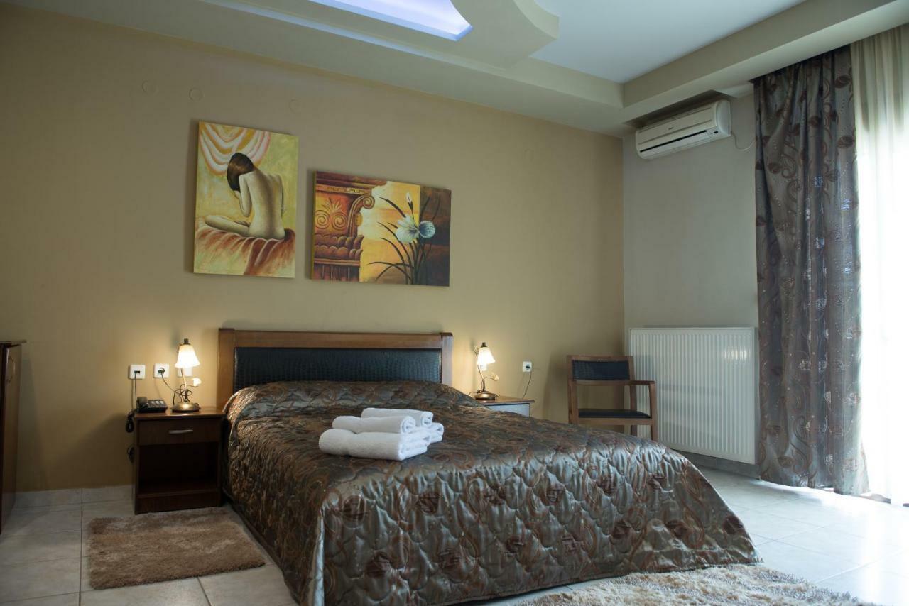 Hotel Philippion Káto Loutrákion Esterno foto